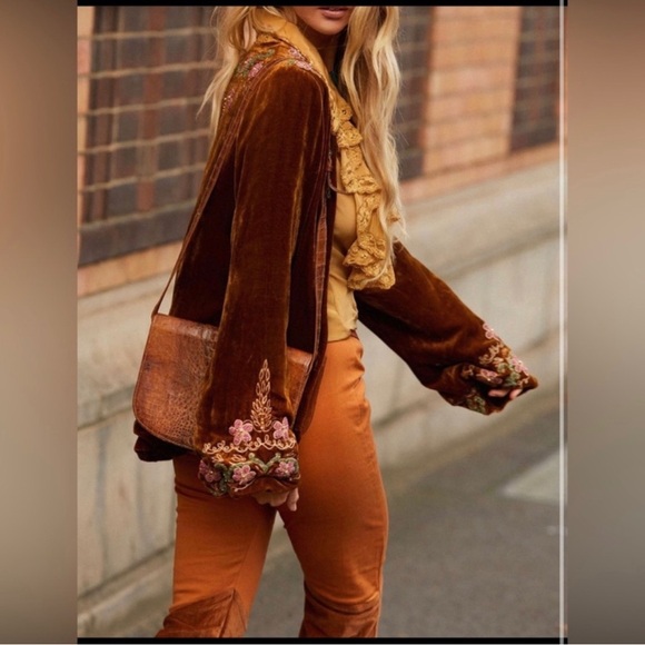 Chasing Unicorns Black Magic Woman Velvet Jacket Toffee Size S - Picture 5 of 11